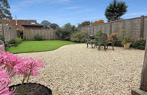 Woolbeding House | Pretty South facing cottage