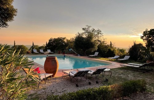 Massa Marittima Apartment | 'Corbellino' Room with Shared Pool and Garden