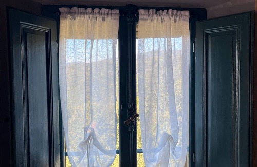 Massa Marittima Apartment | 'Corbellino' Room with Shared Pool and Garden