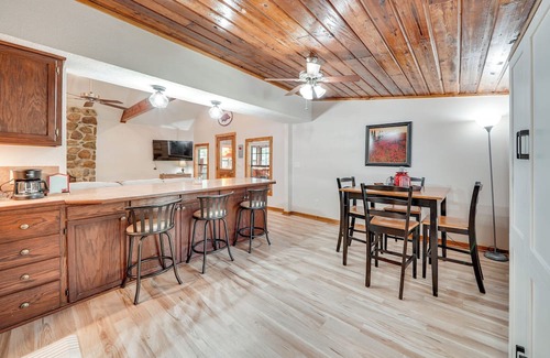 Texarkana Cabin | Waterfront Texarkana Cabin: Tranquil Acreage