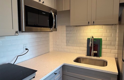 Madeira Beach Apartment | 1 Bedroom Madeira Beach apartment - Renovated 2025