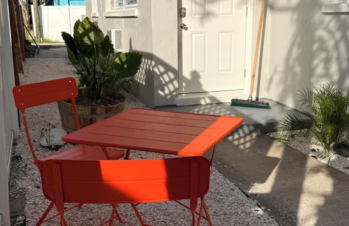 Madeira Beach Apartment | 1 Bedroom Madeira Beach apartment - Renovated 2025