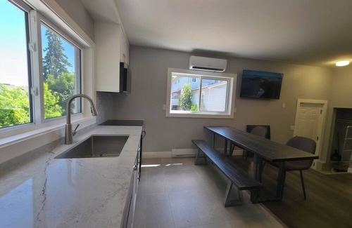 Orillia Apartment | Charming Sun Filled Custom Getaway