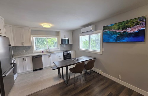 Orillia Apartment | Charming Sun Filled Custom Getaway