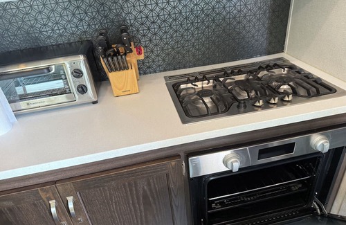 Dunnville House | Manitland Shores Resort campground & RV Trailer Park