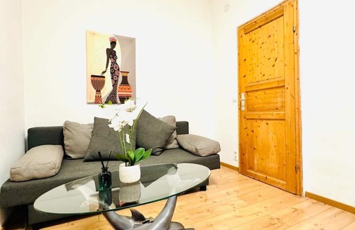 Grinzing Apartment | Inviting Getaway | 10 Minutes from FAC Platz