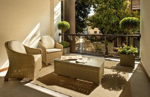 Terni Apartment | Double bedroom with en suite bathroom