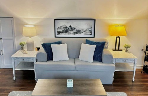 Port Colborne Apartment | Cozy Loft Port