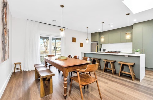 Cooma House | Newly renovated 4 bed, 3 bath retreat with lux stone fireplace & cook’s kitchen