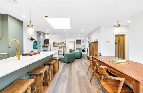 Cooma House | Newly renovated 4 bed, 3 bath retreat with lux stone fireplace & cook’s kitchen
