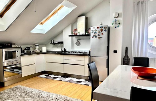 Binda Apartment | Romantic attic Navigli area - free garage near M2 subway