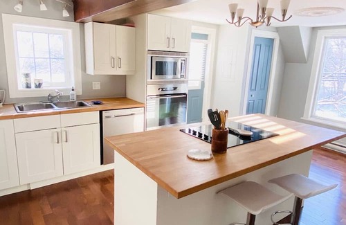 Hudson House | Hudson: Nantucket getaway between beach and nature