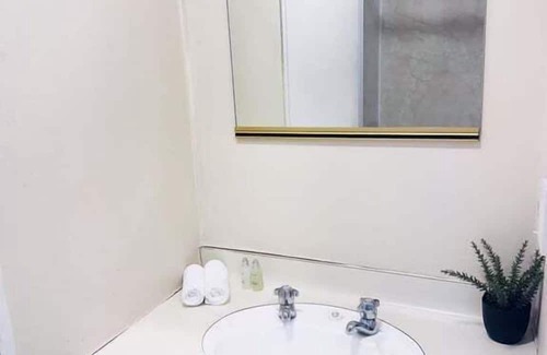 Merivale Apartment | Merivale Court Studio-Unit 6