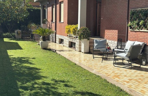 Zona XXXIII Acilia Sud Villa | The Cedar Villa