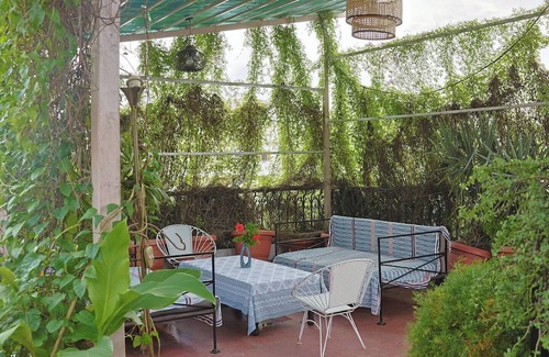 Raja Park Apartment | Peaceful apartment with great rooftop