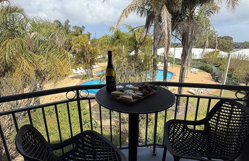 Pelican Point Apartment | Weerona - Your Private Resort Villa Poolside