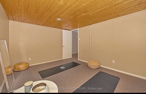Cardinal Creek House | Comfortable, chic, 4 beds house in Orleans, calm, family oriented neighbourhood.