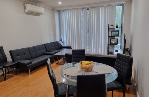 Toongabbie Apartment | Near to Toongabbie Station - 4 minutes walk