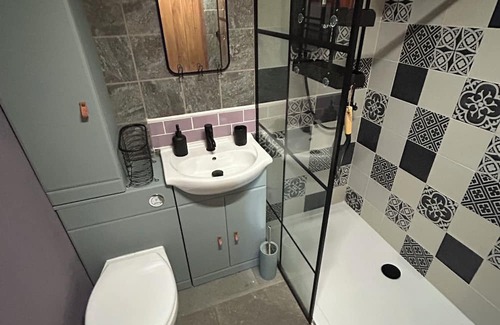 Chichester Cabin | Centrally located cosy cabin in the heart of Chichester close to all attractions