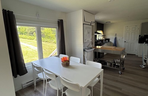 Sainte-Anne-de-Kent Cottage | Coastal Charm Meets Country Calm | Relaxing Cottage with Water Views & Hot Tub