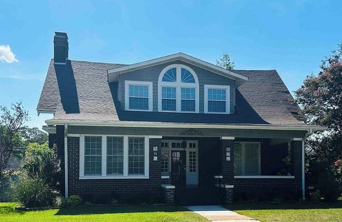 Sheffield House | Shoals 3BR w/Pool | Walk to Downtown & Riverfront