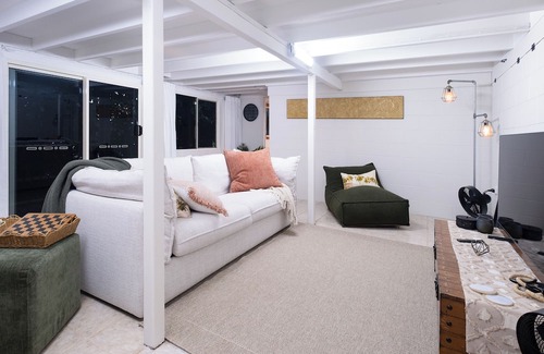 Flying Fish Point House | The Point. A rainforest and ocean view retreat