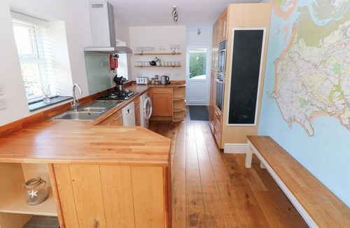 Scurlage Cottage | HAWTHORNS, pet friendly, with open fire in Scurlage