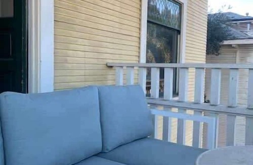 Golden Hill Apartment | Charming Upper-Level Stay | Balconies + DT Views