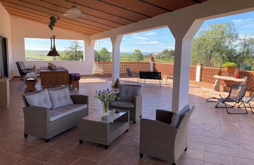 Moura Villa | Familiehuis op platteland met zwembad. Nabij Monsaraz and the Alqueva meer.