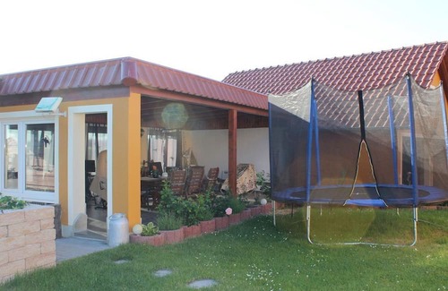 Niedergurig Apartment | Ferienwohnung Heckel - Vacation in the Upper Lusatia - Holiday apartment with garden and