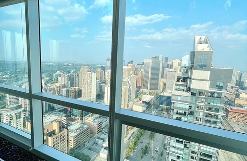 Connaught Apartment | Cozy Room | Private Bath | AC | Gym| Downtown Core