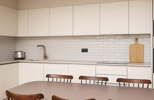 Tottenham Hale Apartment | Calm and Cozy Corner