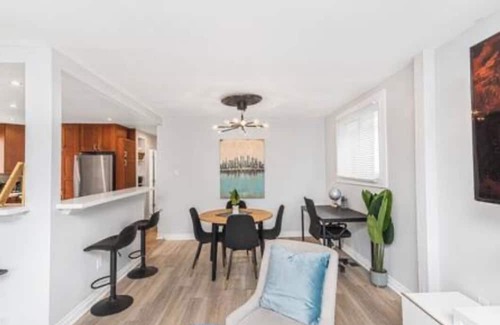 Hamilton House | Quaint & Stylish UPPER level 3-bed bungalow in Hamilton