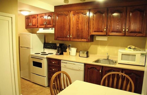Waterford Valley Apartment | Leaside Executive Standard Apartment
