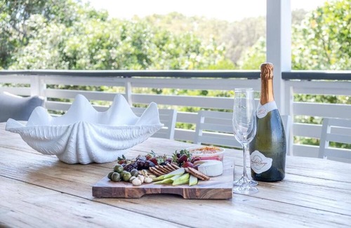 Twin Waters House | Beachside house in Sebel Resort- 5 Bedroom home in a resort!