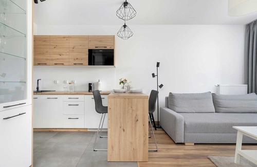 Krowodrza Apartment | Kijowska 5 Kraków | Modern Apartment with Balcony and Desk | Parking