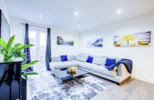 Loughton Apartment | Charming 2-Bed Apartment in Loughton London area