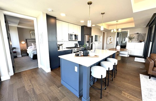 Edina Apartment | Beautiful 2 Bedroom Executive Corner Apartment