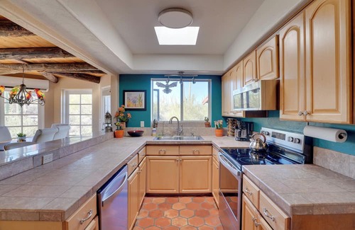 Tucson House | Pool & Stunning Mtn Views! Eclectic Tucson Home