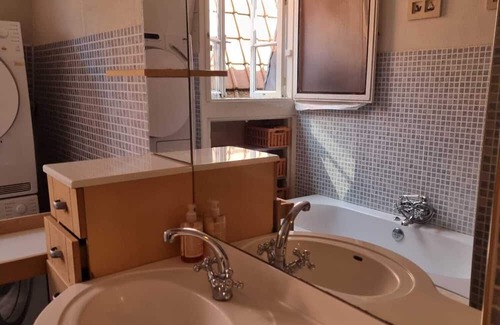 19e Eeuwse Schil House | Authentic house in town center