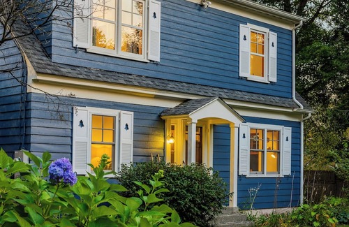 Norwich Cottage | Peaceful Riverview Retreat - 1 mi to Dartmouth College - 4-bd -3ba