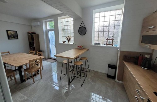 Casteljaloux Apartment | Large family apartment with garden, in the heart of town. Pets welcome.