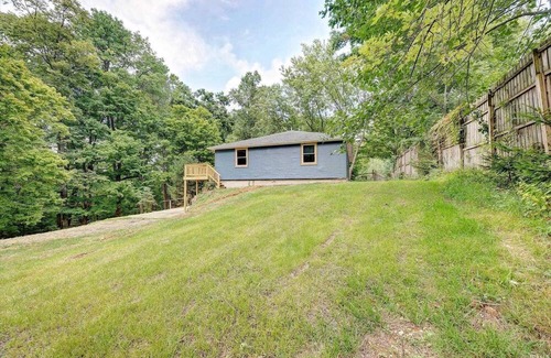 Bloomington House | Spacious 3 bedroom retreat 5 mins from IU sleeps 8