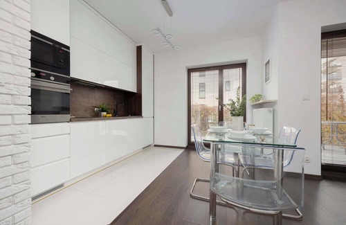 Mokotow Apartment | Tolkiena 3 Warszawa | Bright Apartment with Garden | Parking