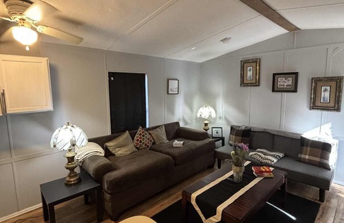 Inman House | Cozy Lakeview Getaway Peaceful Retreat Near Nature Milner Georgia