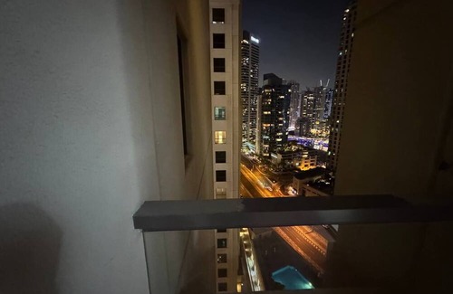 Dubai Marina Apartment | Spacious 5-bedroom apartment in amazing Dubai with fitness room, AC