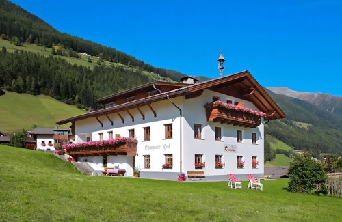 Valle Aurina Apartment | Apartment 'Obermairhof Sonnenschein' with Mountain View, Shared Terrace and Wi-Fi