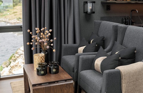 Herdla Cabin | Hideaway Herdla 1 – unique and luxurious cabin 15 m above the sea near Bergen