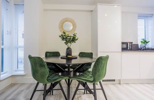 Washington Apartment | The Emerald at Parsons House