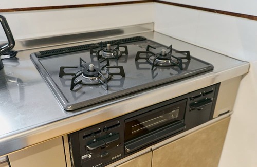 Inuyama House | Inuyama Castle within 10 minutes/80-inch movie theater/free parking/6 beds + 1 sofa bed/83 sq.m./Up to 10 guests/mono rental/coffee maker available